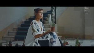 ALFONSINA lanza su nuevo single y video, NO TE VOY A OLVIDAR